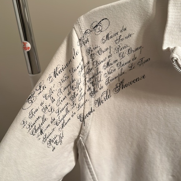 Disney Parks zip up from France Pavilion in Epcot - Picture 4 of 5